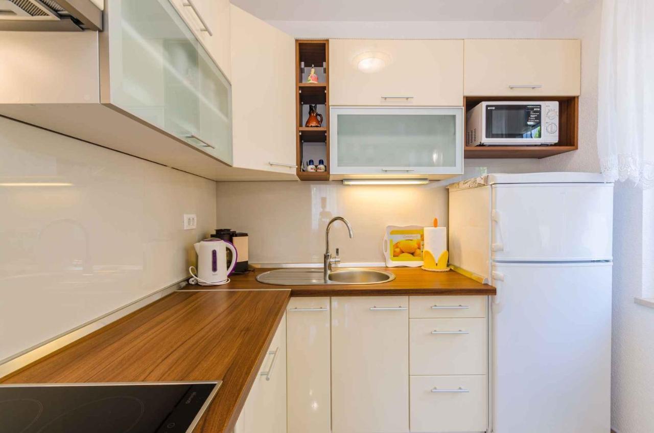 Apartment In Novi Vinodolski 15274 포빌레 외부 사진