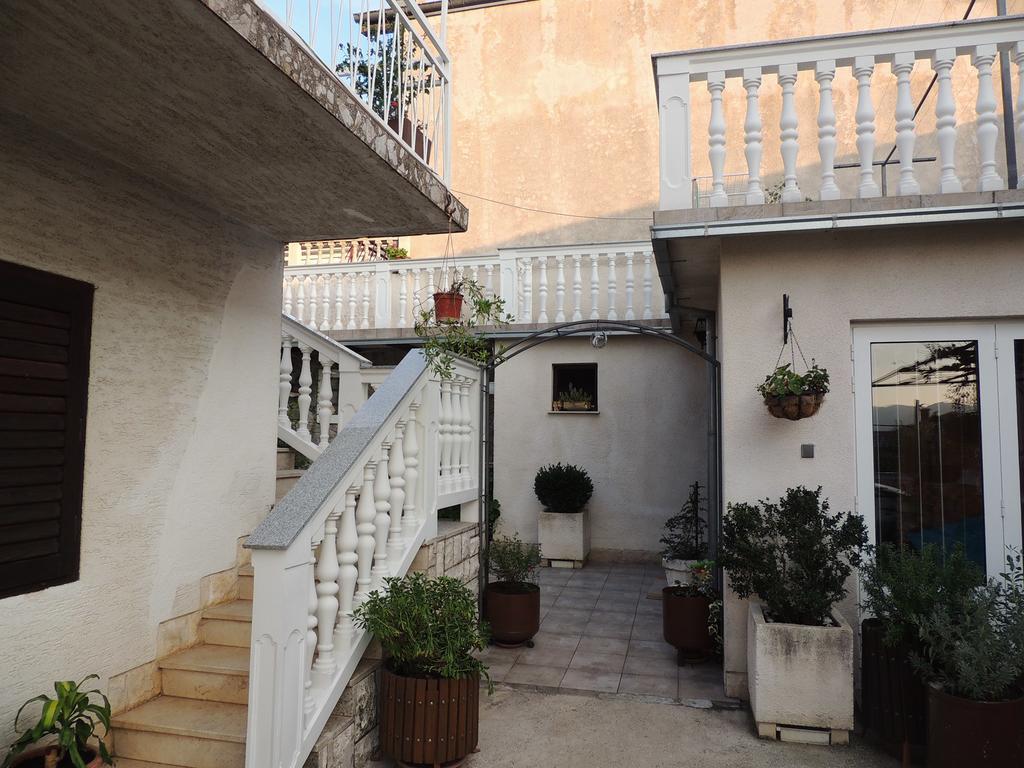 Apartment In Novi Vinodolski 15274 포빌레 외부 사진