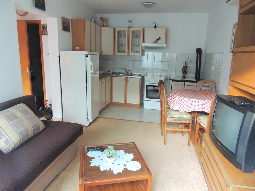 Apartment In Novi Vinodolski 15274 포빌레 외부 사진