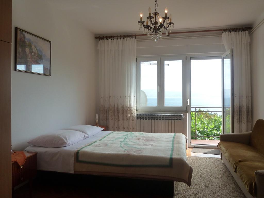 Apartment In Novi Vinodolski 15274 포빌레 외부 사진