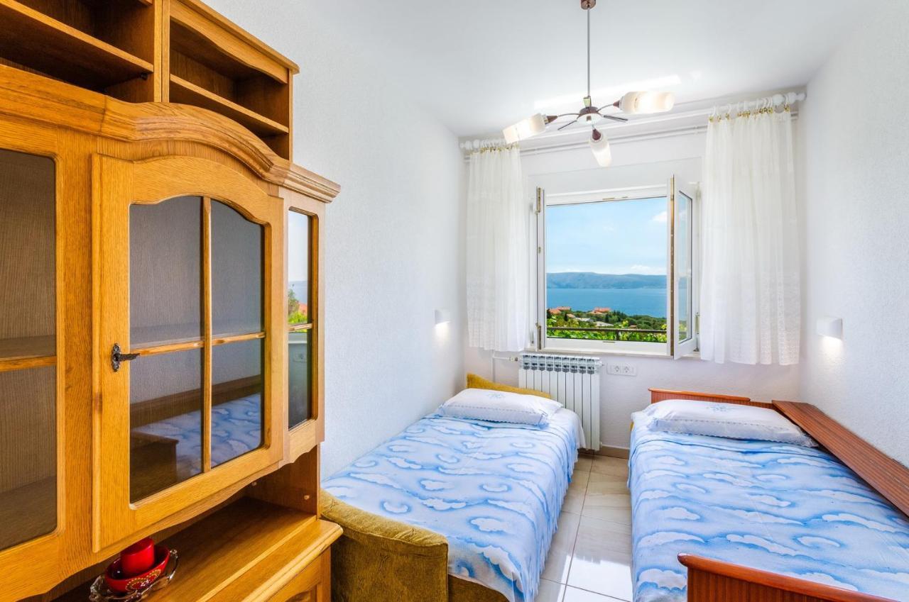 Apartment In Novi Vinodolski 15274 포빌레 외부 사진