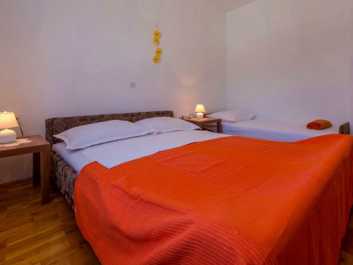 Apartment In Novi Vinodolski 15274 포빌레 외부 사진