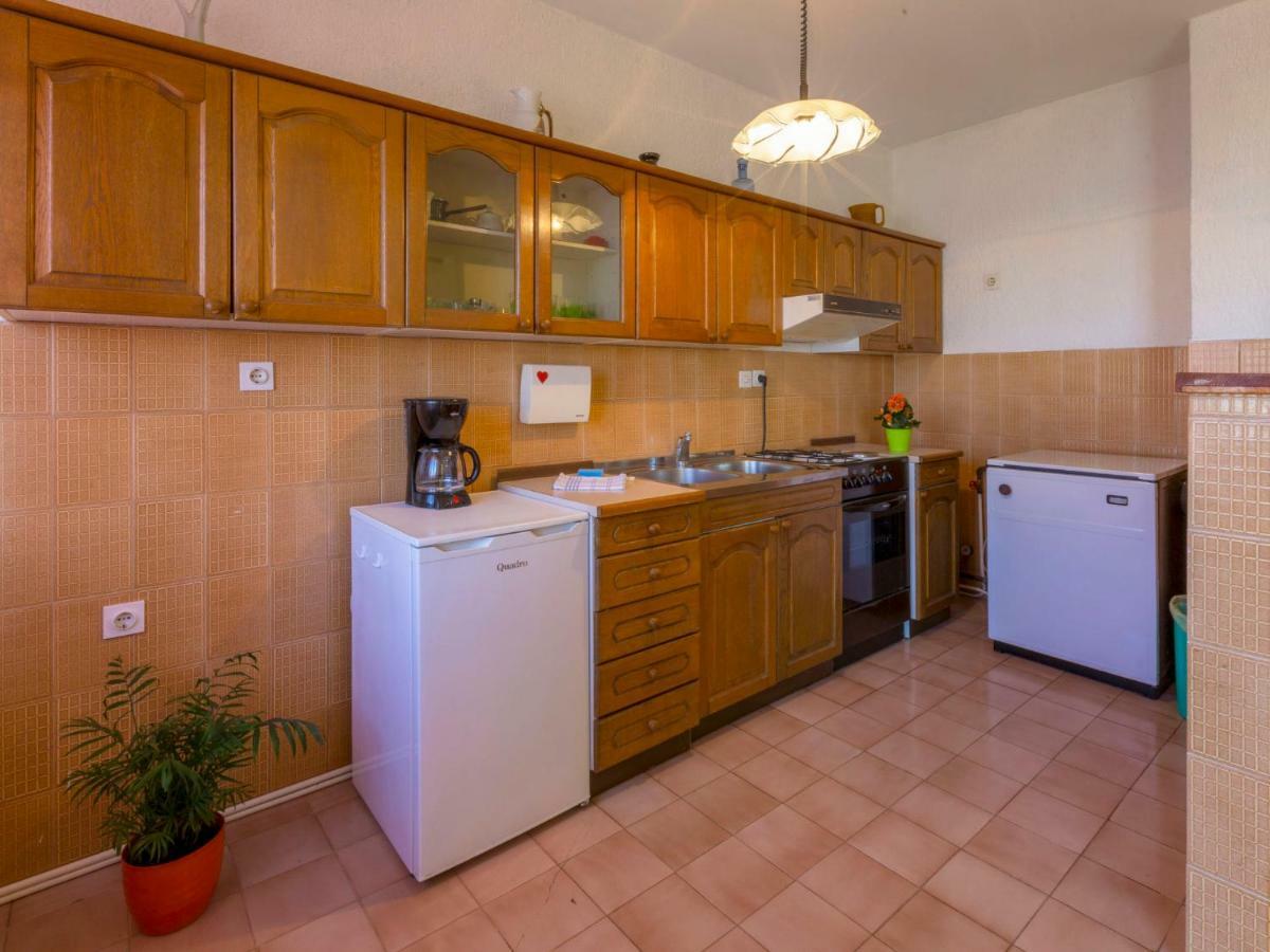 Apartment In Novi Vinodolski 15274 포빌레 외부 사진