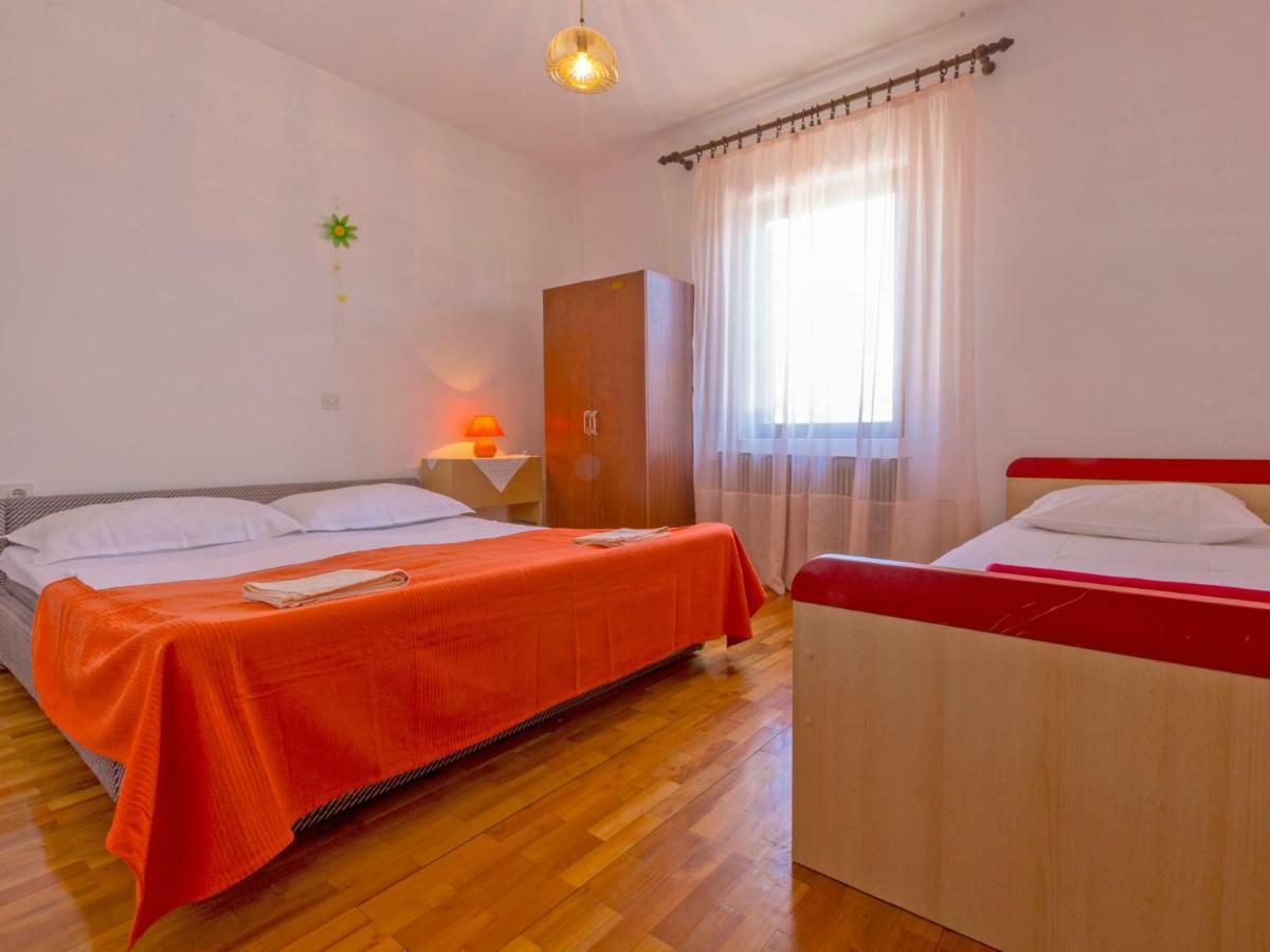 Apartment In Novi Vinodolski 15274 포빌레 외부 사진