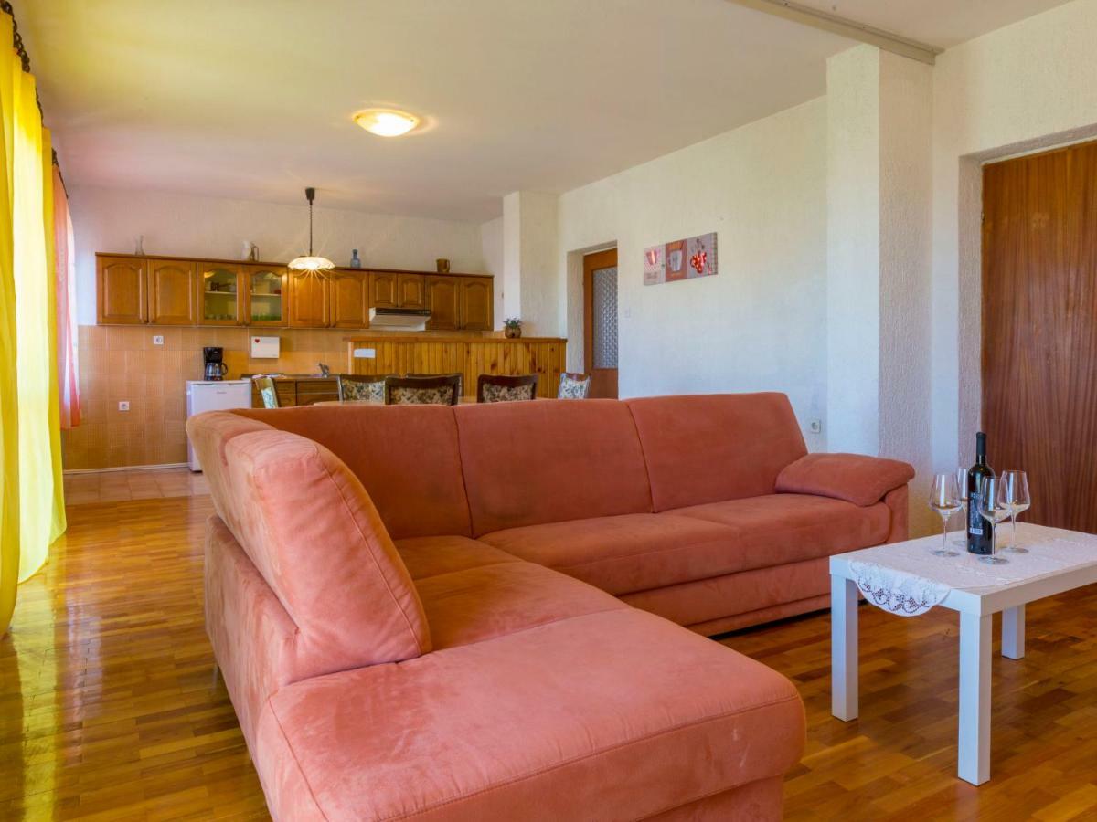 Apartment In Novi Vinodolski 15274 포빌레 외부 사진