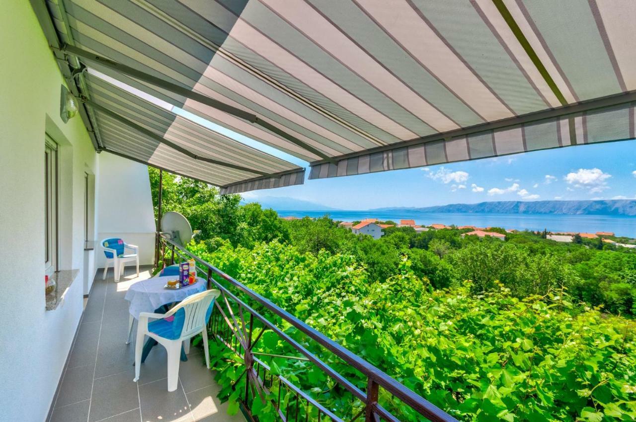 Apartment In Novi Vinodolski 15274 포빌레 외부 사진